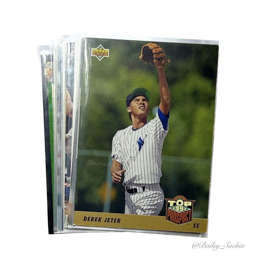 Lot of 19 MLB Cards